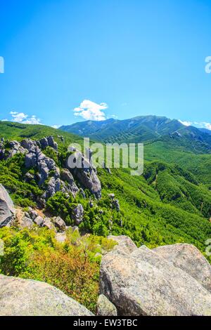 Crag Berg gesehen vom Mt. Mizugaki, japanischen Berg Stockfoto
