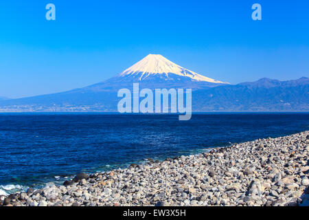 Mt. Fuji und die Suruga-Bucht Blick vom Cape Mihama, Shizuoka, Japan Stockfoto