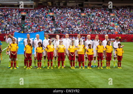 Vancouver, Kanada. 16. Juni 2015. Team-Einführungen vor der ersten Runde match zwischen Nigeria und den USA bei der FIFA Frauen WM Kanada 2015 im BC Place Stadium. Die Vereinigten Staaten gewann das Spiel 1: 0. Bildnachweis: Matt Jacques/Alamy Live-Nachrichten Stockfoto