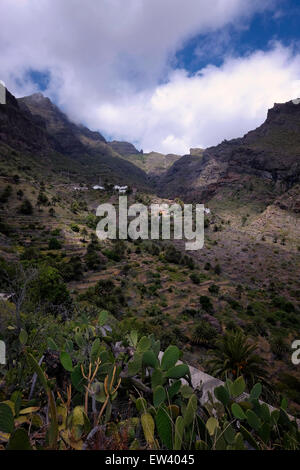 Malerische Aussicht tiefe Schluchten rund um die bergige Dorf Masca liegt in den Macizo de Teno-Gebirge im Norden der Kanarischen Insel Teneriffa, Spanien Stockfoto