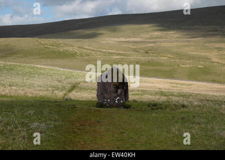 Maen Llia stehend Stein in Brecon-Beacons-Nationalpark, Powys, Wales, UK KATHY DEWITT Stockfoto