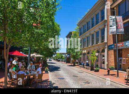 Geschäfte und Restaurants am 2. Nordstraße in Lacledes Landung auf dem historischen Flussufer, St. Louis, Missouri, USA Stockfoto