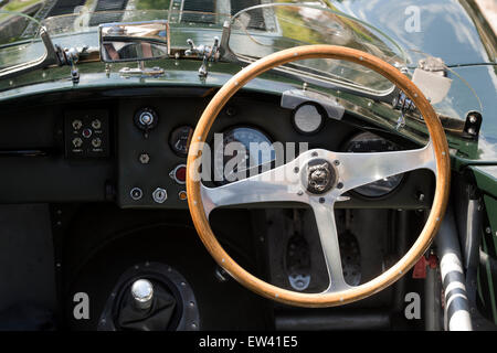 Oldtimer Jaguar C-Type Innenraum bei Oldtimer-Show in den Cotswolds. Broadway, Worcestershire, England Stockfoto