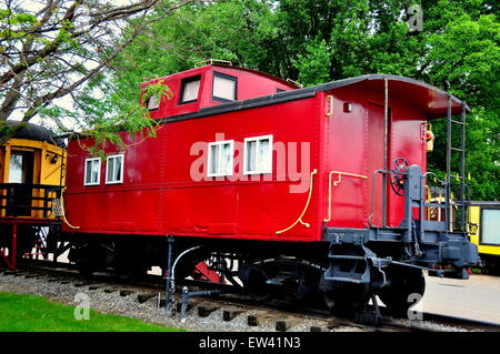 Ronks, Pennsylvania: Vintage Kombüsen aus ehemaligen Eisenbahn des Landes dienen nun als Unterkünfte im Red Caboose Motel Stockfoto