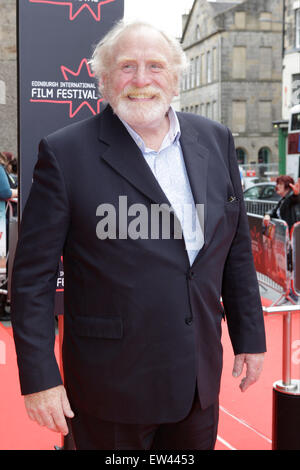 Edinburgh, UK. 17. Juni 2015. Die Besetzung von The Legend of Barney Thomson, unter der Regie von Robert Carlyle, kommen an der Edinburgh International Film Festival Gala Eröffnung World Premiere. Abgebildete James Cosmo Credit: Richard Dyson/Alamy Live-Nachrichten Stockfoto