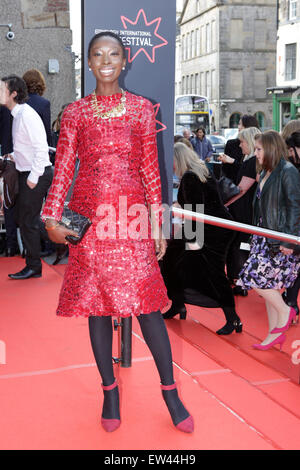 Edinburgh, UK. 17. Juni 2015. Die Besetzung von The Legend of Barney Thomson, unter der Regie von Robert Carlyle, kommen an der Edinburgh International Film Festival Gala Eröffnung World Premiere. Abgebildete Eunice Olimode Credit: Richard Dyson/Alamy Live-Nachrichten Stockfoto