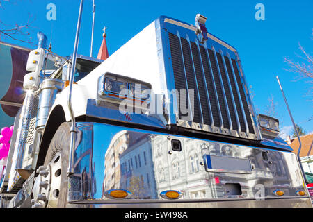 Großen weißen LKW Stockfoto