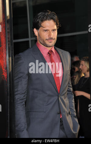 LOS ANGELES, CA - 21. Juni 2011: Joe Manganiello bei der Los Angeles Premiere der vierten Staffel der HBO Serie "True Blood" im Cinerama Dome, Hollywood. Stockfoto