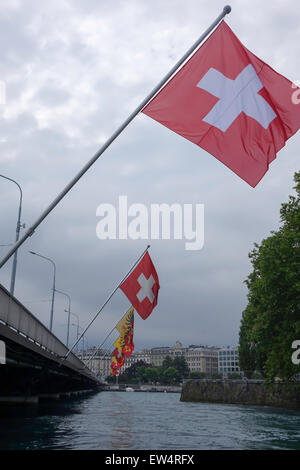 Flaggen auf der Pont-du-Mont-Blanc Stockfoto