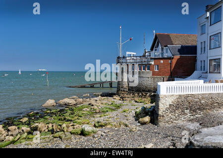 Sea View Yacht Club ist im Dorf der Blick aufs Meer, auf der Isle Of Wight, Großbritannien, auf der Nord-Ostküste der Insel. Stockfoto