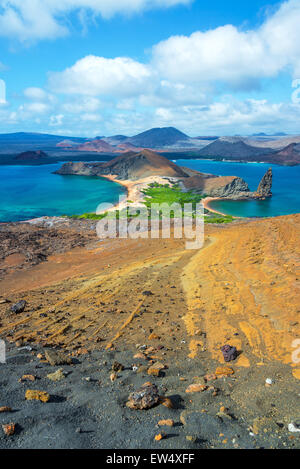 Senkrechten Blick auf die Landschaft rund um Pinnacle Rock in Bartolome Insel der Galapagos Inseln Stockfoto