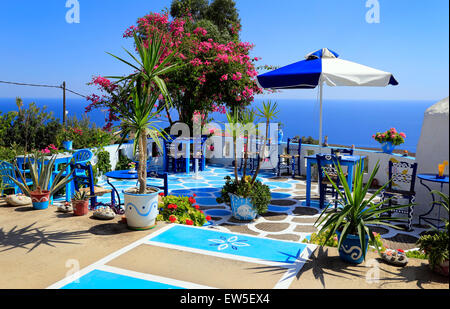 Chora Sfakion, Griechenland, Restaurant-Terrasse des Cafe Restaurant Ostria auf Kreta Stockfoto