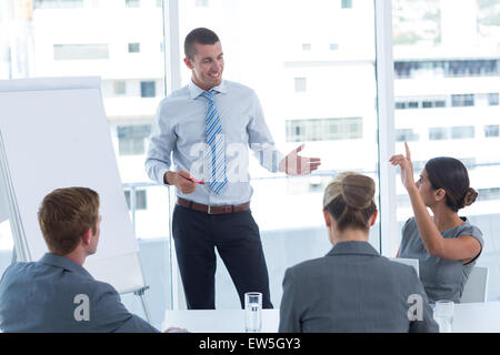 Business-Team-Interaktion während der brainstorming-Sitzung Stockfoto