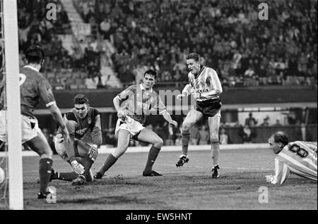 Coventry City 5 V Nottingham Forest 4.  Vierte Runde des Pokals Rumbelows bei Highfield Road. (Bild zeigt) Ziel-Mund-Aktion. 28. November 1990 Stockfoto