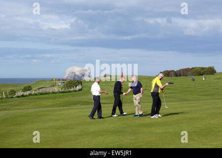 Beenden ein Spiel am 17. Grün, Glen Golf Course, North Berwick Golfer Stockfoto