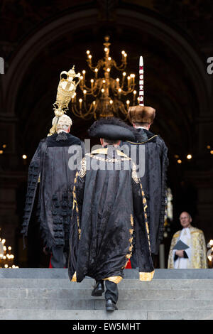 London, UK. 18. Juni 2015. Der Lord Mayor of London, Alan Yarrow, besucht den Wehrdienst zum Gedenken an den 200. Jahrestag der Schlacht von Waterloo in der St. Pauls Cathedral. Bildnachweis: OnTheRoad/Alamy Live-Nachrichten Stockfoto