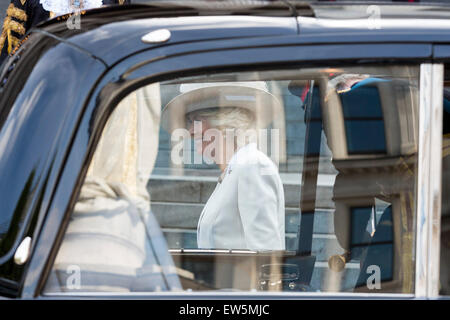 London, UK. 18. Juni 2015. Die Herzogin von Cornwall kommt, um den Wehrdienst zum Gedenken an den 200. Jahrestag der Schlacht von Waterloo in der St. Pauls Kathedrale besuchen. Bildnachweis: OnTheRoad/Alamy Live-Nachrichten Stockfoto