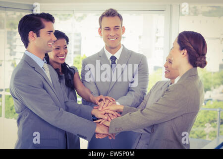 Business-Team feiert einen guten job Stockfoto