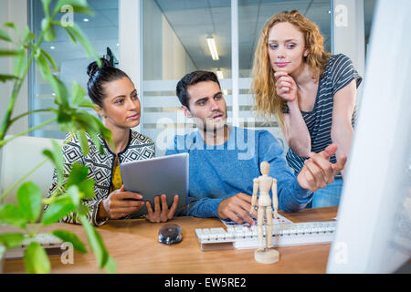Konzentriert, Business Team zusammen arbeiten. Stockfoto