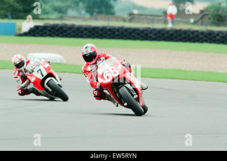 1993 Motorrad 500 CC British Grand Prix Donington Park, 1. August 1993. Nr. 68 Carl Fogarty Cagiva Motorrad racing. Stockfoto