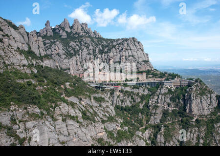 Montserrat, Spanien - 12. Juni 2015: Die Benediktiner-Abtei Santa Maria de Montserrat in Monistrol de Montserrat, Barcelona Stockfoto