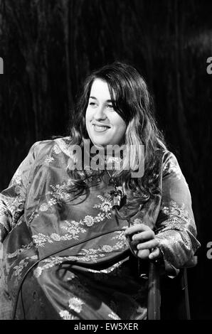 Cass Elliott aus dem amerikanischen Gesangsgruppe The Mamas und Papas, die hier in London gesehen. Die Gruppe hielt eine Pressekonferenz nach der Veröffentlichung von Cass Elliott aus dem Polizeigewahrsam, nachdem sie für den angeblichen Diebstahl von zwei Decken aus einem Kensi verhaftet wurde Stockfoto