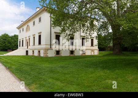 Die Villa Pisani Bonetti ist eine Patriziervilla, entworfen von Andrea Palladio, befindet sich in Bagnolo, einem Weiler in der Comune Lonigo in der Region Venetien in Italien. Stockfoto