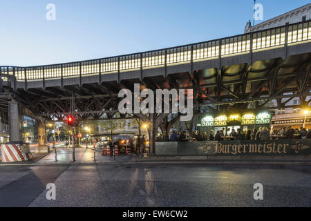 Burgermeister-Fast-Food, U-Bahn Schlesisches Tor, Kreuzberg, Berlin Stockfoto