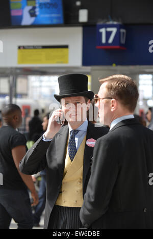 Ascot, Berkshire, UK. 18. Juni 2015. Die jährlichen Royal Ascot-Rennen, Ladies Day. Bildnachweis: Matthew Chattle/Alamy Live-Nachrichten Stockfoto