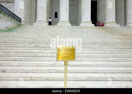 Melden Sie sich am Eingang des Obersten Gerichtshofs der Vereinigten Staaten Gebäude in Washington DC Stockfoto