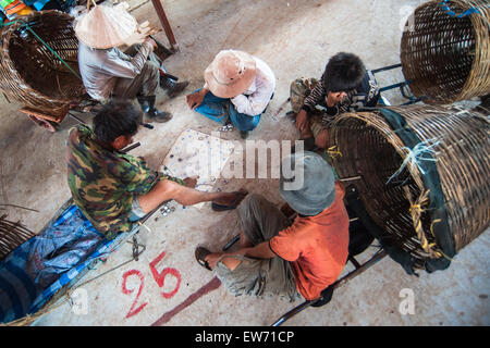 PAKSE, LAOS Blick auf einem Markt in Pakse ist die drittgrößte Stadt in Laos mit einer Bevölkerung von etwa 87.000 Stockfoto