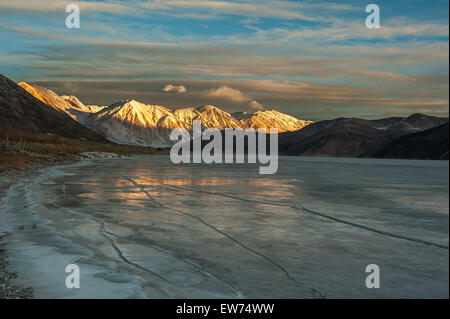 Morgen über die Berge in der Nähe von Pangong Lake Stockfoto