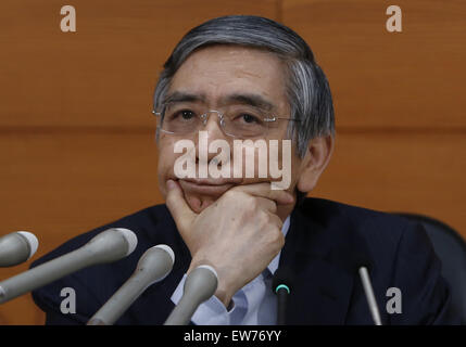 Tokio, Japan. 19. Juni 2015. Bank of Japan (BOJ) Gouverneur Haruhiko Kuroda besucht eine Pressekonferenz am Hauptsitz in Tokio, die Hauptstadt von Japan, 19. Juni 2015. © Stringer/Xinhua/Alamy Live-Nachrichten Stockfoto