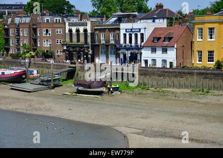 Lower Mall, Hammersmith, mit den Pubs The Blue Anchor und The Rutland Arms, London, England, UK Stockfoto