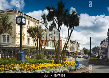 Großbritannien, Wales, Conwy, Llandudno, floral Kreisverkehr an Mostyn Street und Gloddaeth Street Kreuzung Stockfoto