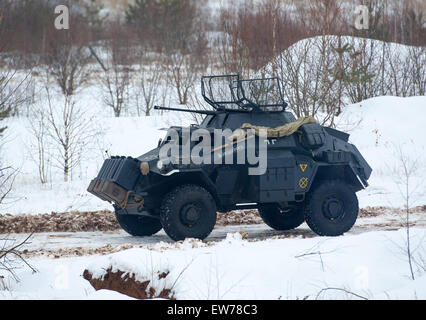 Russland, LIZLOVO - Dezember 14: Light armored Aufklärung Sd.Kfz.222 Reenactment der Konter unter dem Moskau 1941 im zweiten Weltkrieg, im Moskauer Gebiet, Lizlovo Village, Russland, 2014 Stockfoto