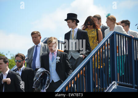 Ascot, Berkshire, UK. 19. Juni 2015. Die jährliche Royal Ascot-Rennen Credit: Matthew Chattle/Alamy Live News Stockfoto