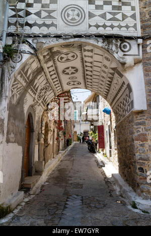 Gasse in Volissos, eines der schönsten Dörfer auf der Insel Chios, Griechenland Stockfoto