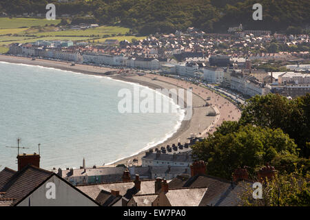 England, Wales, Conwy, Llandudno, erhöhte Ansicht des Nordstrandes von Great Orme Stockfoto