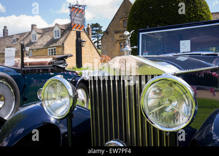 Oldtimer Rolls-Royce-front-End und Spirit of Ecstasy an einem Oldtimer zeigen in den Cotswolds. Broadway, Worcestershire, England Stockfoto