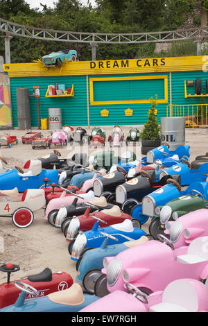 Dreamland, Margate, Kent, UK. 19. Juni 2015. Eröffnungstag für den renovierten Traumland-Vergnügungspark. Die Traum-Auto-Unterhaltung. Bildnachweis: Tony Watson/Alamy Live-Nachrichten Stockfoto