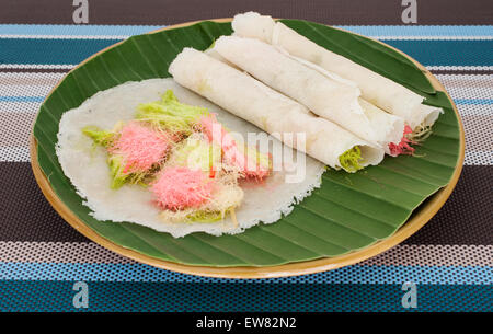 Thai Zuckerwatte Burrito Pfannkuchen, Name Thai (Roti Saimai) (Zuckerwatte) Stockfoto