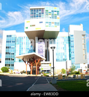 Syracuse, New York, USA, Mai 24,2015. Golisano Chldren Krankenhaus-Haupteingang Stockfoto