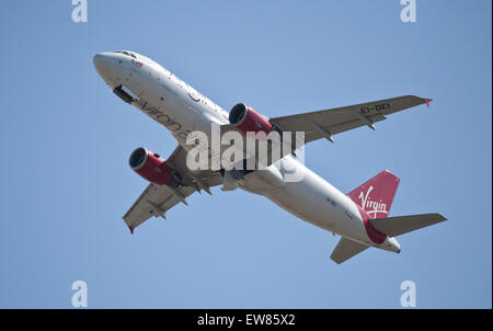 Virgin Atlantic Airbus a320 EI-DEI Abfahrt Flughafen London-Heathrow LHR Stockfoto