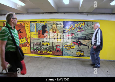 U-Bahn in die Innenstadt von Riga gemalt Stockfoto