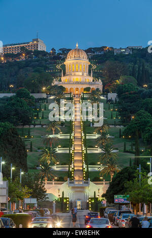 Schrein des Bab und die unteren Terrassen an der Bahá'Í World Centre. Israel, Haifa Stockfoto