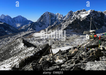 Wetterstation, Gipfel des Kala Patthar Berg 5550M, Everest base camp Trek, Sagarmatha National Park, UNESCO-Welterbe Stockfoto