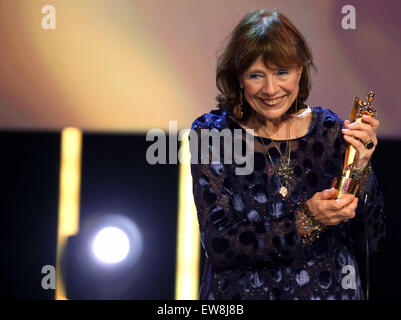 Berlin, Deutschland. 19. Juni 2015. Kostümbildnerin Barbara Baum erhält jetzt Award bei der 65. Deutscher Filmpreis (Deutscher Filmpreis) in Berlin, Deutschland. Bildnachweis: Dpa picture Alliance/Alamy Live News Stockfoto