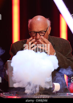 Berlin, Deutschland. 19. Juni 2015. Schauspieler Dietrich Hollinderbaeumer auf der Bühne der 65. Deutscher Filmpreis (Deutscher Filmpreis) in Berlin, Deutschland. Bildnachweis: Dpa picture Alliance/Alamy Live News Stockfoto