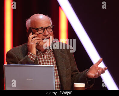 Berlin, Deutschland. 19. Juni 2015. Schauspieler Dietrich Hollinderbaeumer auf der Bühne der 65. Deutscher Filmpreis (Deutscher Filmpreis) in Berlin, Deutschland. Bildnachweis: Dpa picture Alliance/Alamy Live News Stockfoto